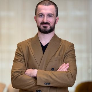 Dr. Emre Özenalp